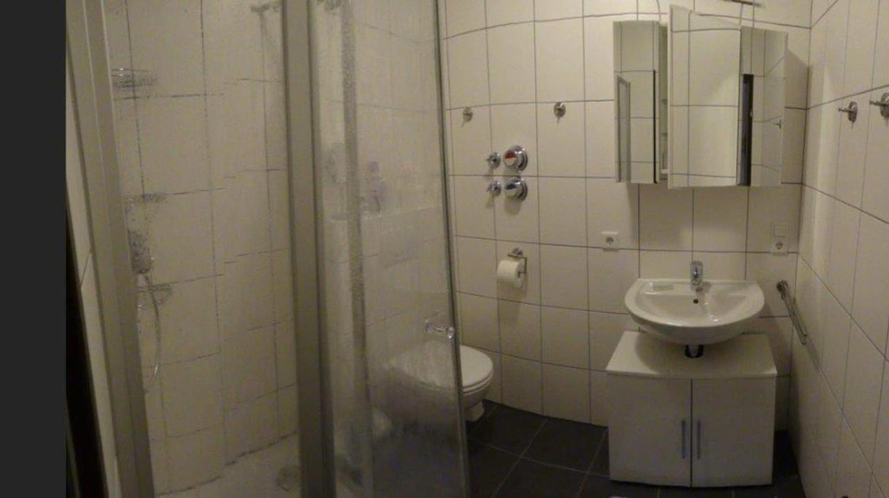 Schoene Einfache Ferienwohnung Mitten In Oldenburg Exterior photo