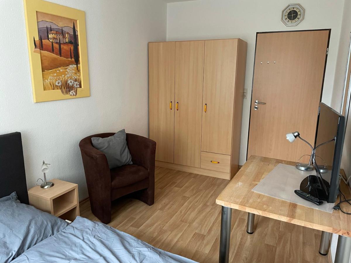 Schoene Einfache Ferienwohnung Mitten In Oldenburg Exterior photo